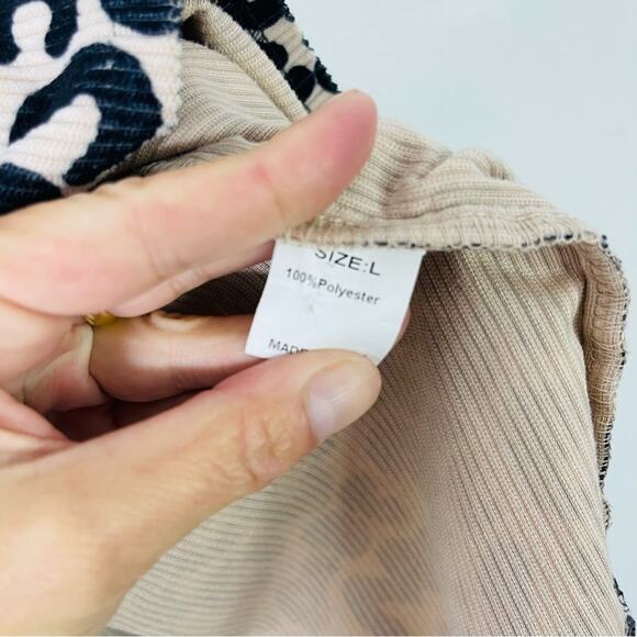 Grey black cream yellow corduroy animal print peplum button top shacket large - Picture 5 of 6